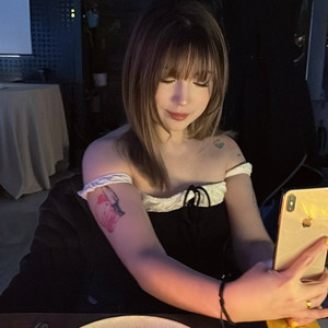 与小鲜肉做爰高潮全过感觉
